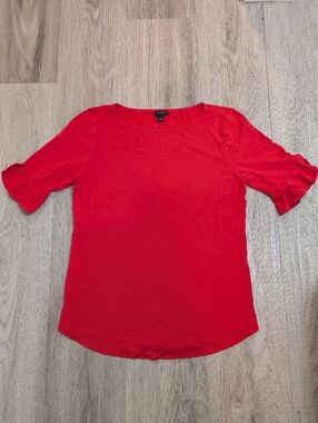 ✨3/$20✨ Ann Taylor Red Ruffle Sleeve Top - Size Small